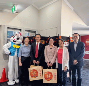 Chinese Consulate Representatives Visit CWCC: Mid-Autumn Festival Celebration of Respect and Reunion