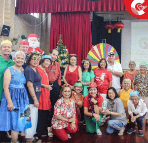 圣诞温情满社区， CWCC 长青学院与您共度佳节